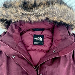 The North Face Women’s Arctic Parka (M)